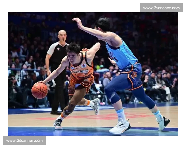 CBA联赛最新动态：季后赛激战正酣，明星球员表现亮眼引关注